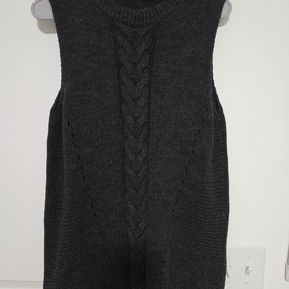 Black Cable Knit Sleeveless Sweater
